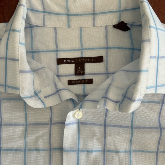 BCBG Men's Slim Fit White Button Down Dress Shirt with Blue Print Size Large - Picture 2 of 7
